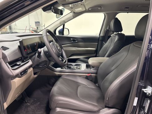 New 2026 Kia Carnival EX image 9