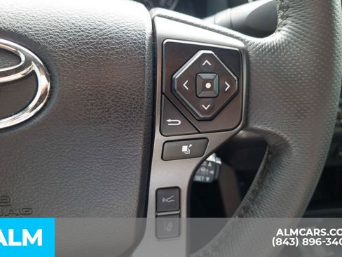 Used 2021 Toyota Tacoma TRD Off-Road image 10