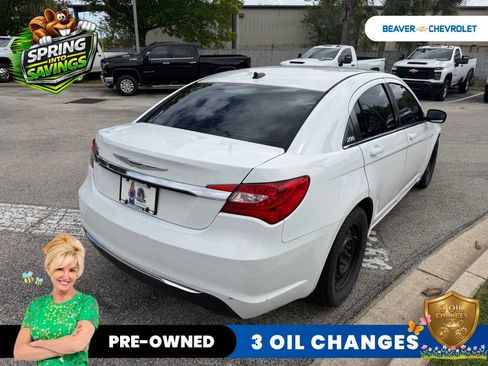 Used 2013 Chrysler 200 LX image 4