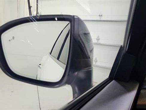 Used 2024 INFINITI QX60 Luxe w/ Vision Package FWD image 13