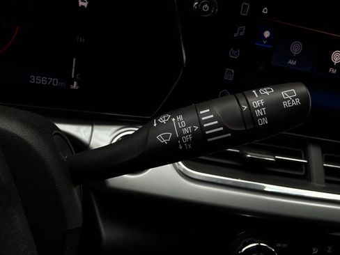Used 2025 Chevrolet Trax LT FWD image 35