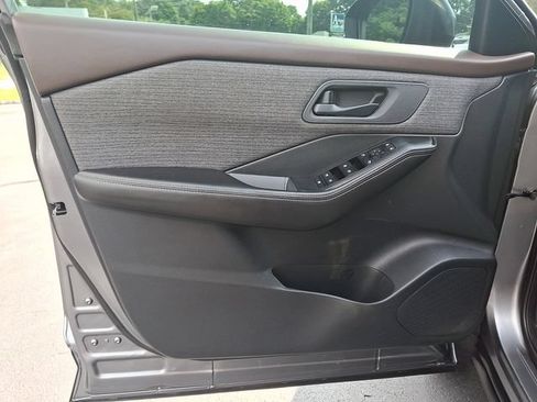 Used 2021 Nissan Rogue S AWD/4WD image 13