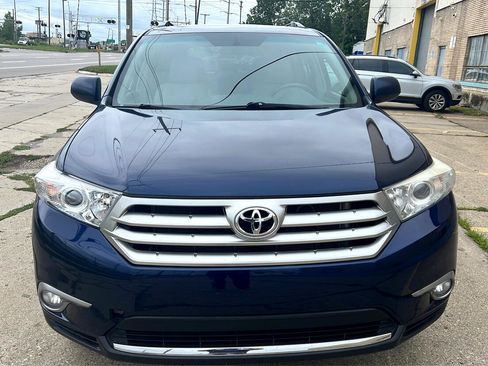 Used 2013 Toyota Highlander Plus image 2