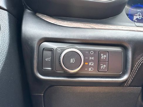 Certified 2020 Ford Explorer Platinum w/ Premium Technology Package AWD/4WD image 13