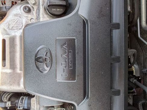 Used 2018 Toyota RAV4 XLE image 34