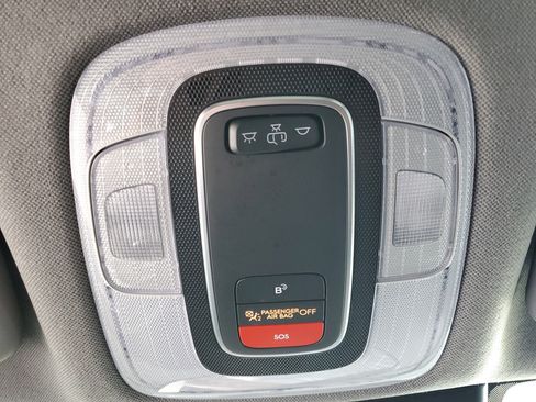 Used 2023 Hyundai Elantra SEL image 19