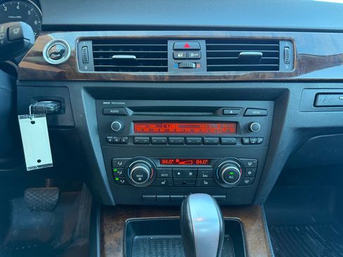 Used 2011 BMW 328i xDrive Sedan image 24