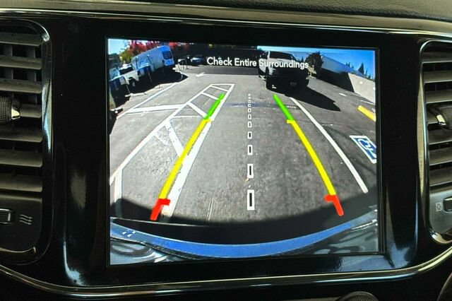 Certified 2022 Jeep Grand Cherokee Laredo X AWD/4WD image 17