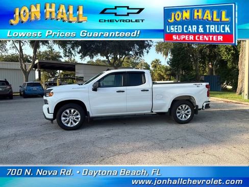 Used 2019 Chevrolet Silverado 1500 Custom w/ Custom Value Package AWD/4WD image 4
