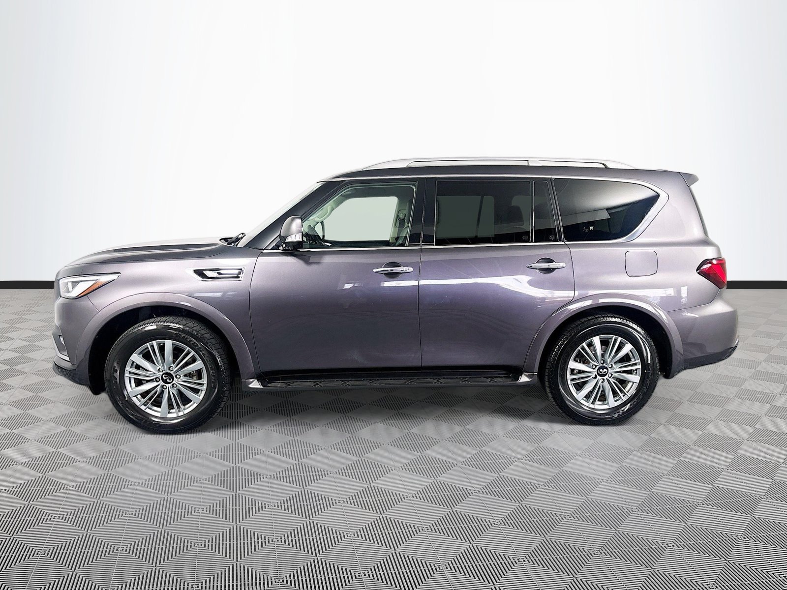 Used 2024 INFINITI QX80 Luxe AWD/4WD image 4