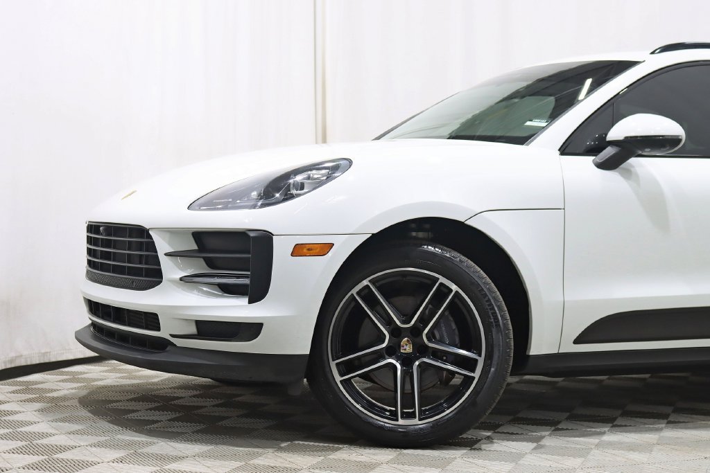 Used 2021 Porsche Macan AWD/4WD image 2