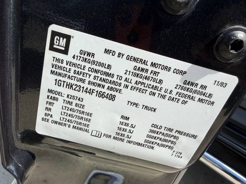 Used 2004 GMC Sierra 2500 SLT w/ Heavy-Duty Power Package AWD/4WD image 17