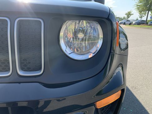 Certified 2023 Jeep Renegade Latitude AWD/4WD image 6