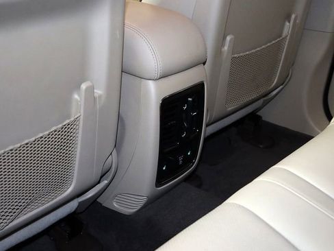 Used 2012 Jeep Grand Cherokee Overland image 15