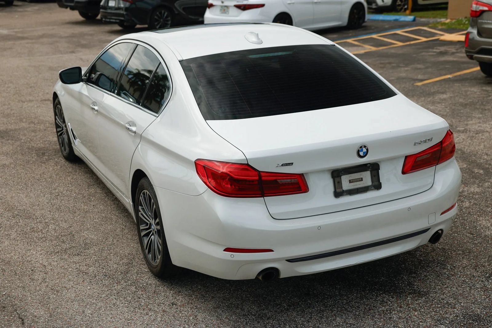 Used 2018 BMW 530i xDrive AWD/4WD image 3