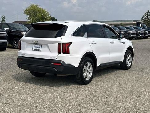 Used 2023 Kia Sorento LX FWD image 5