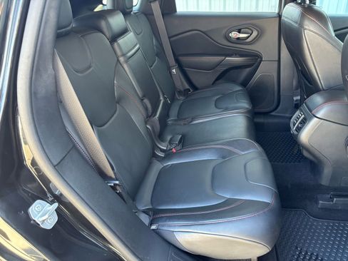 Used 2015 Jeep Cherokee Trailhawk w/ Comfort/Convenience Group image 35