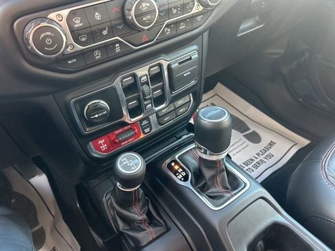 Used 2020 Jeep Gladiator Rubicon image 16