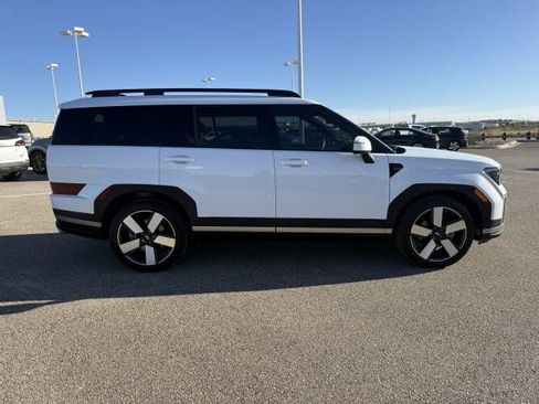 Used 2025 Hyundai Santa Fe Limited image 9