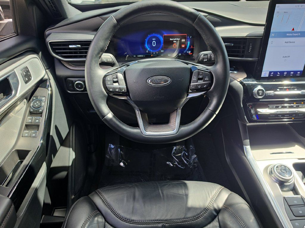 Certified 2023 Ford Explorer Platinum w/ Technology Package AWD/4WD image 13
