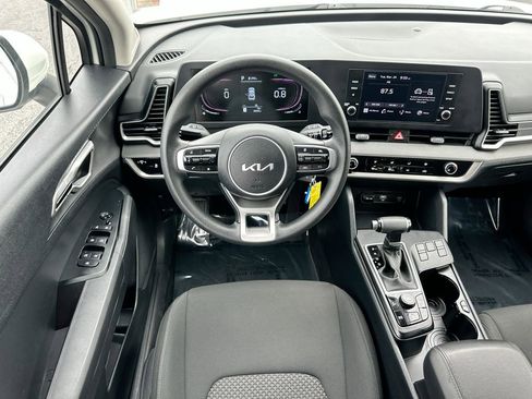 Used 2024 Kia Sportage LX image 21