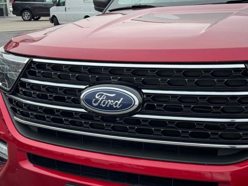 Certified 2021 Ford Explorer XLT w/ Equipment Group 202A image 13