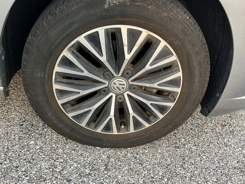 Used 2020 Volkswagen Jetta SE w/ SE Cold Weather Package FWD image 16