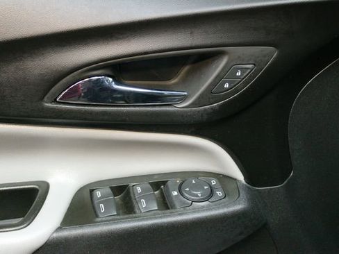 Used 2023 Chevrolet Equinox LS w/ Midnight Edition image 17