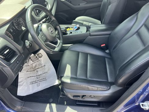 Used 2022 Nissan Rogue SV w/ SV Premium Package FWD image 16