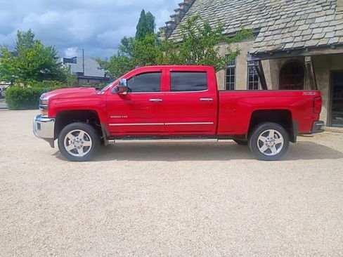 Used 2015 Chevrolet Silverado 2500 LTZ w/ LTZ Plus Package AWD/4WD image 9