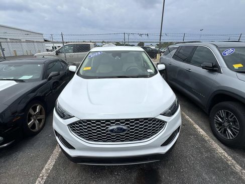 Used 2024 Ford Edge SEL AWD/4WD image 16