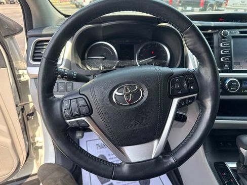 Used 2018 Toyota Highlander Limited Platinum AWD/4WD image 28