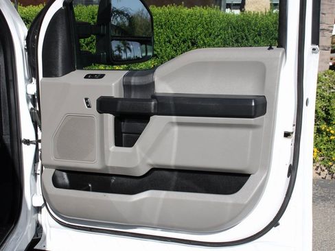 Used 2022 Ford F350 XL w/ Power Equipment Group image 38