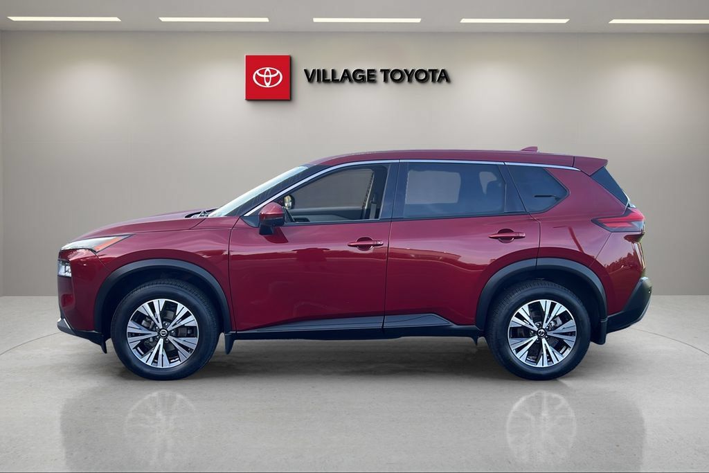 Used 2021 Nissan Rogue SV FWD image 2