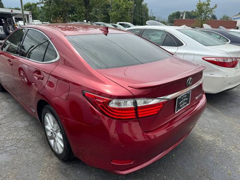 Used 2015 Lexus ES 300h w/ Navigation System Package FWD image 5
