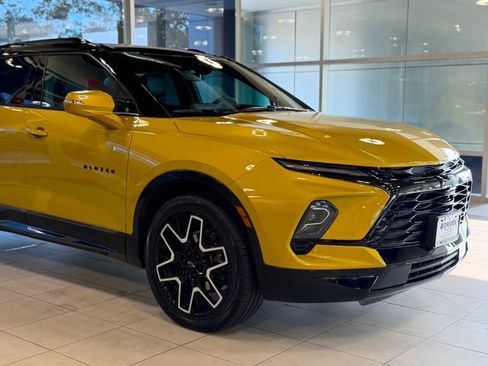 Used 2023 Chevrolet Blazer RS w/ Driver Confidence II Package AWD/4WD image 5
