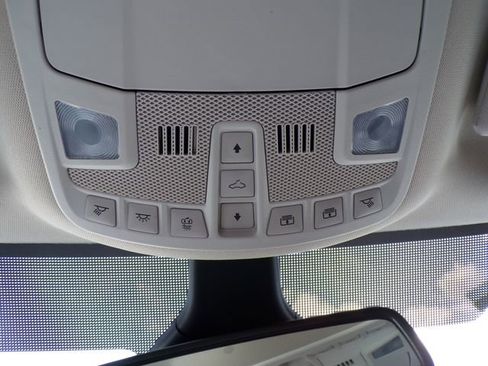 Used 2022 Ford Edge Titanium w/ Class II Trailer Tow Package image 33