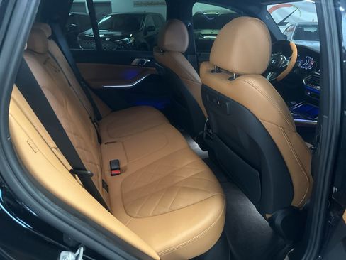 Used 2023 BMW X5 xDrive40i w/ M Sport Package AWD/4WD image 16