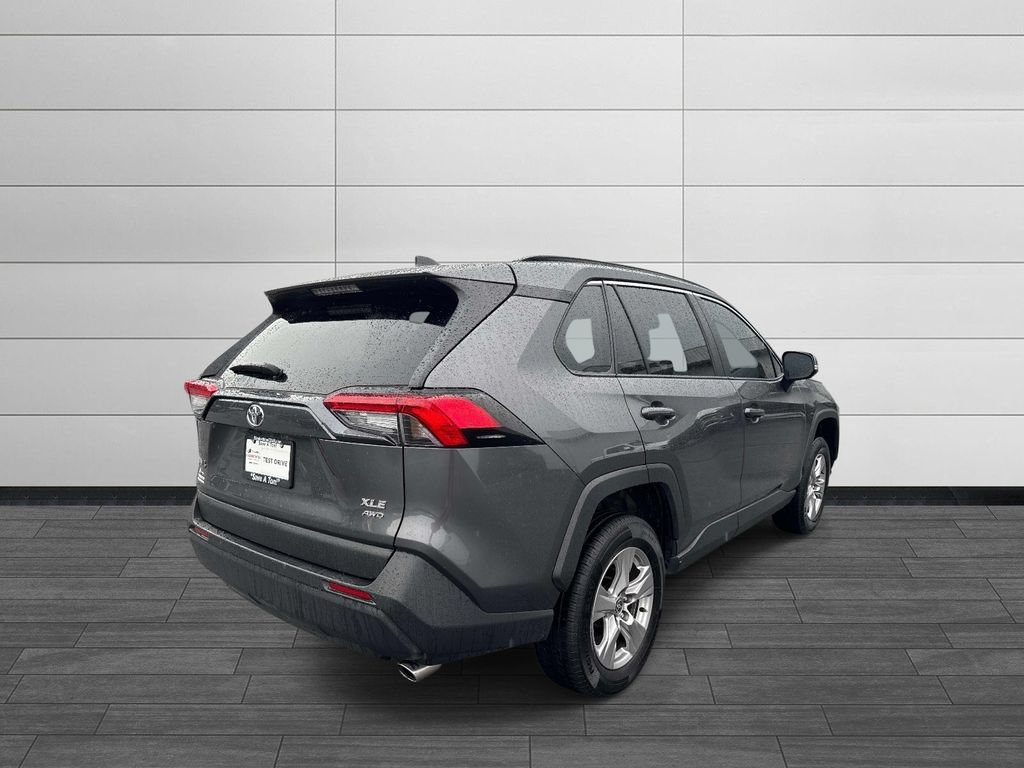 Used 2025 Toyota RAV4 XLE AWD/4WD image 3