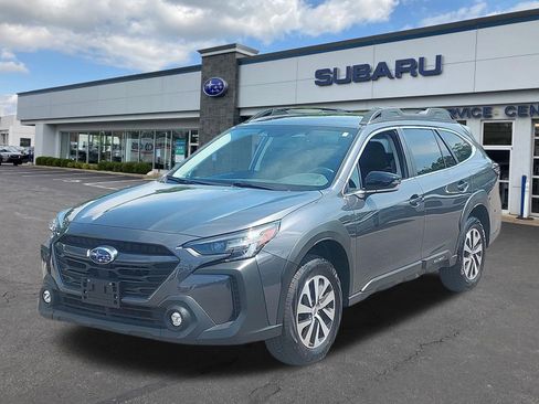 Certified 2025 Subaru Outback Premium AWD/4WD image 3