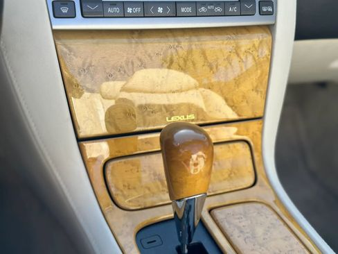 Used 2003 Lexus SC 430 Convertible RWD image 18