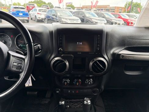 Used 2018 Jeep Wrangler Unlimited Sport AWD/4WD image 30