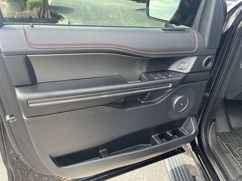 Used 2021 Ford Expedition Limited AWD/4WD image 23