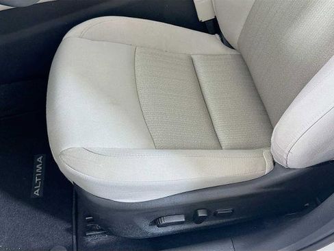 Certified 2025 Nissan Altima 2.5 SV w/ SV Premium Package image 18