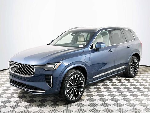 New 2026 Volvo XC90 T8 Plus image 3