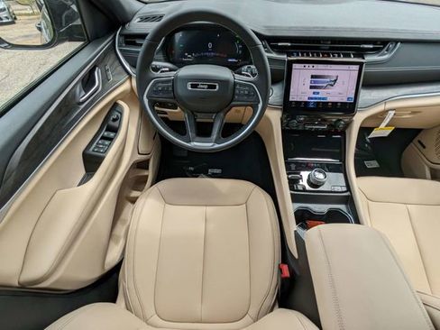 New 2024 Jeep Grand Cherokee Limited 4xe AWD/4WD image 16