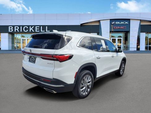 Used 2025 Buick Enclave Preferred image 3