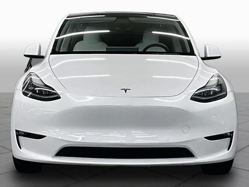 Used 2022 Tesla Model Y Performance image 3