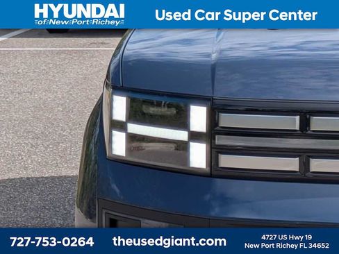 Used 2025 Hyundai Santa Fe SEL FWD image 9