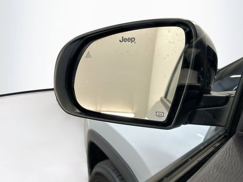 Used 2025 Jeep Compass Limited AWD/4WD image 16
